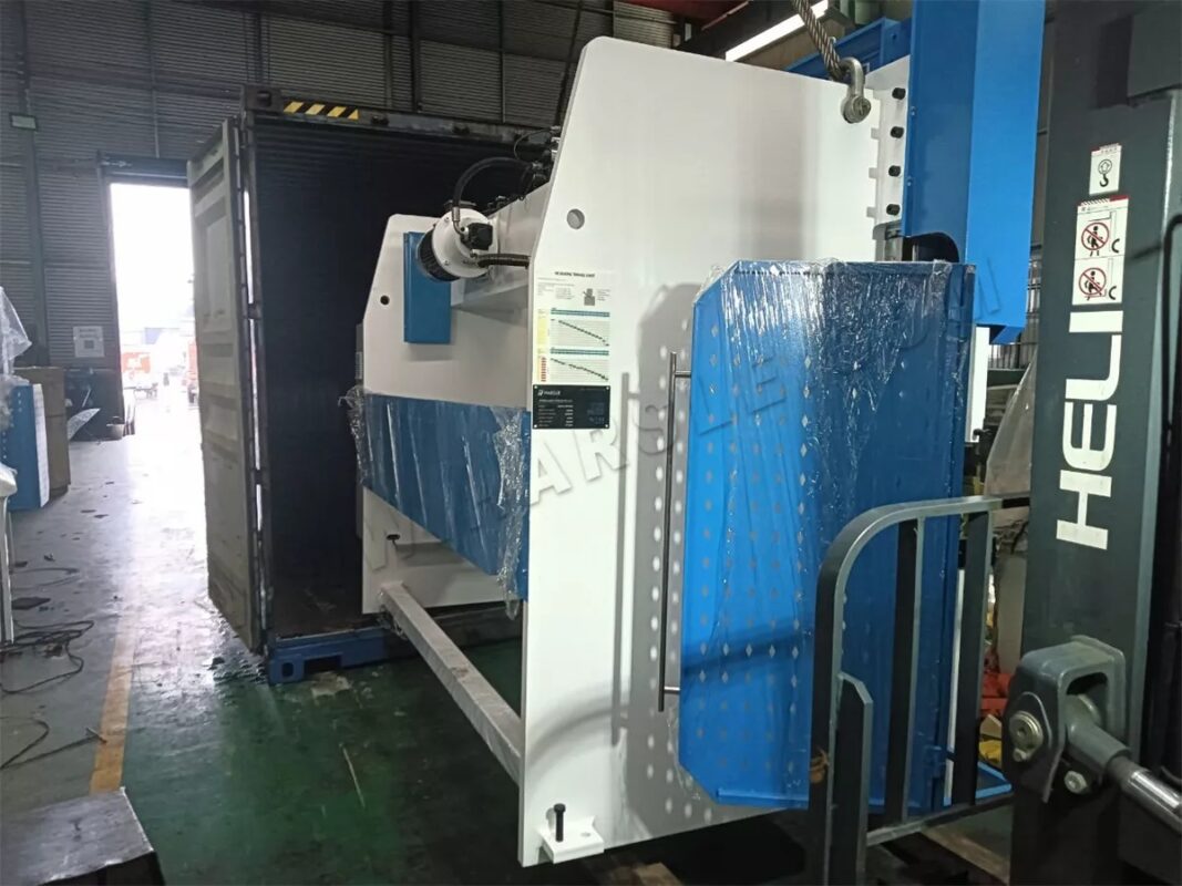 Prensa plegadora NC Armenia-WC67K-100T2500 y prensa plegadora NC WC67K-100T3200