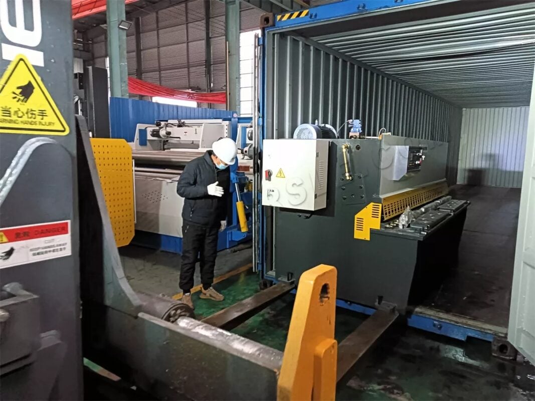 ndia-2 Sets of NCS-4X2500 Shearing Machine And NCF-80T2500 And NCF-30T1600 Press Brake