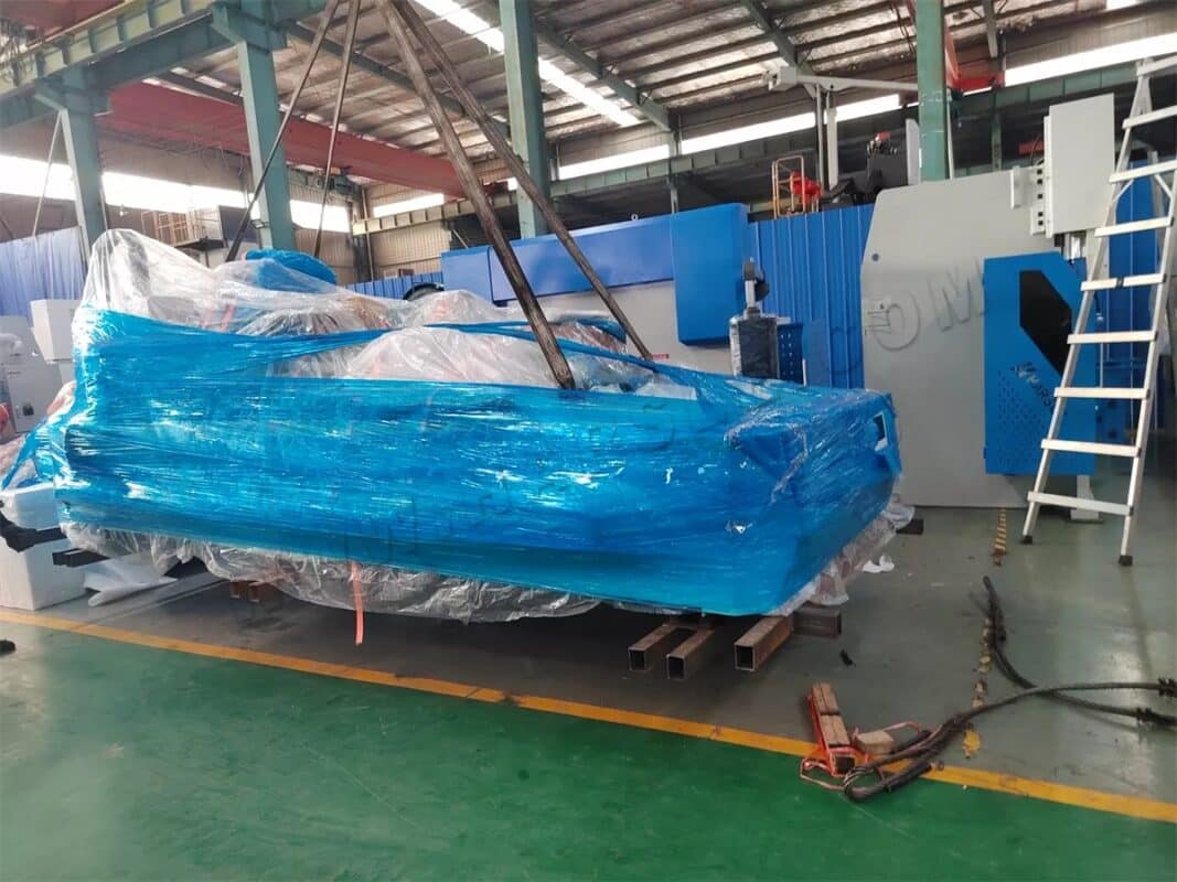 الأرجنتين - WC67K-63T2500 مكبس NC وماكينة قطع بالليزر HS-2000W-3015