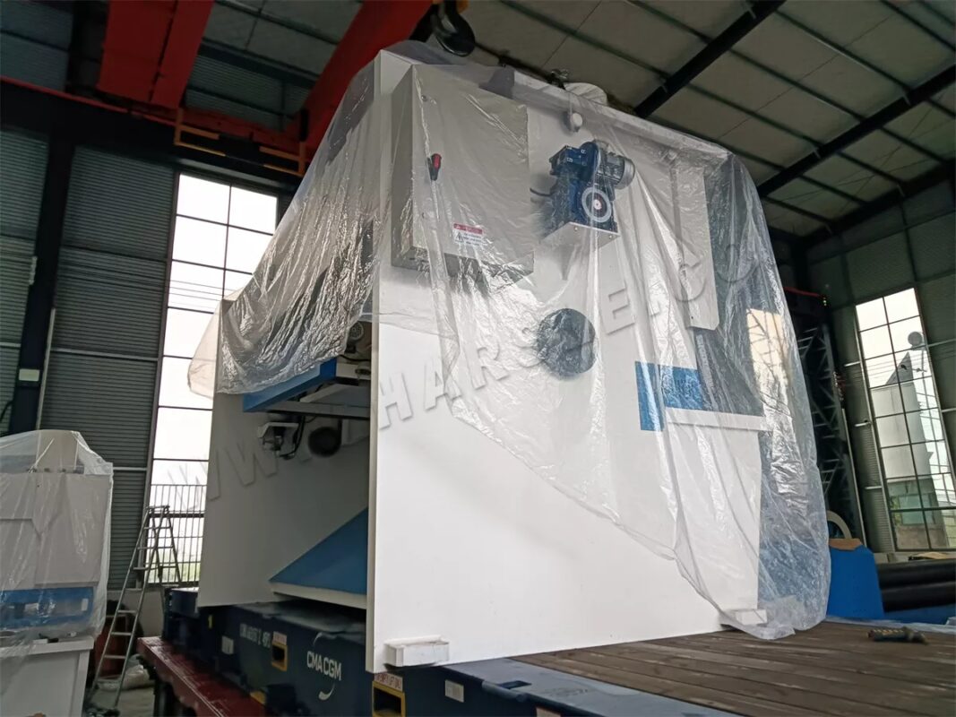 Saudi Arabia-2 Sets of QC11K-30X3200 Guillotine Shearing Machine & Y32-400T Hydraulic Press & 2 Sets of Punching Machine