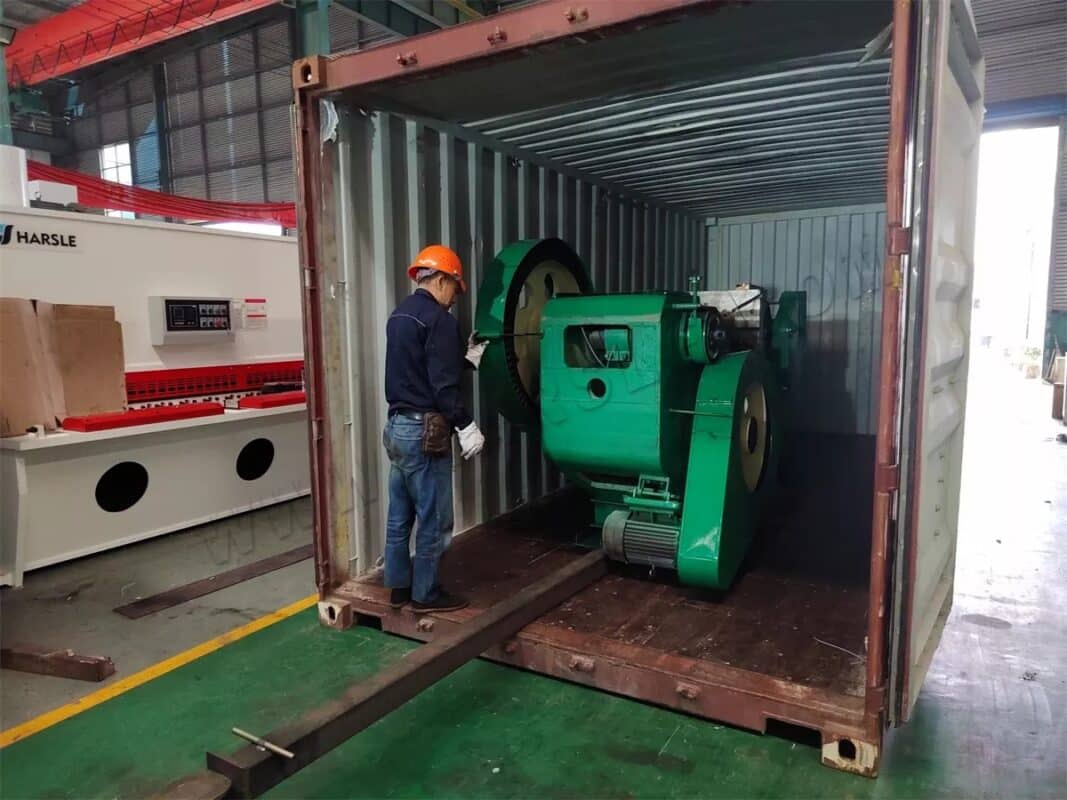 إندونيسيا-آلة التثقيب الميكانيكية J23-40T آلة التثقيب الميكانيكية J23-80T
