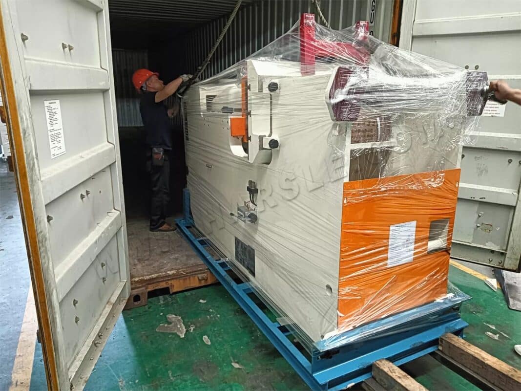 Uzbekistán - Prensa plegadora NC WC67K-160T4000 y punzonadora JH21-80T