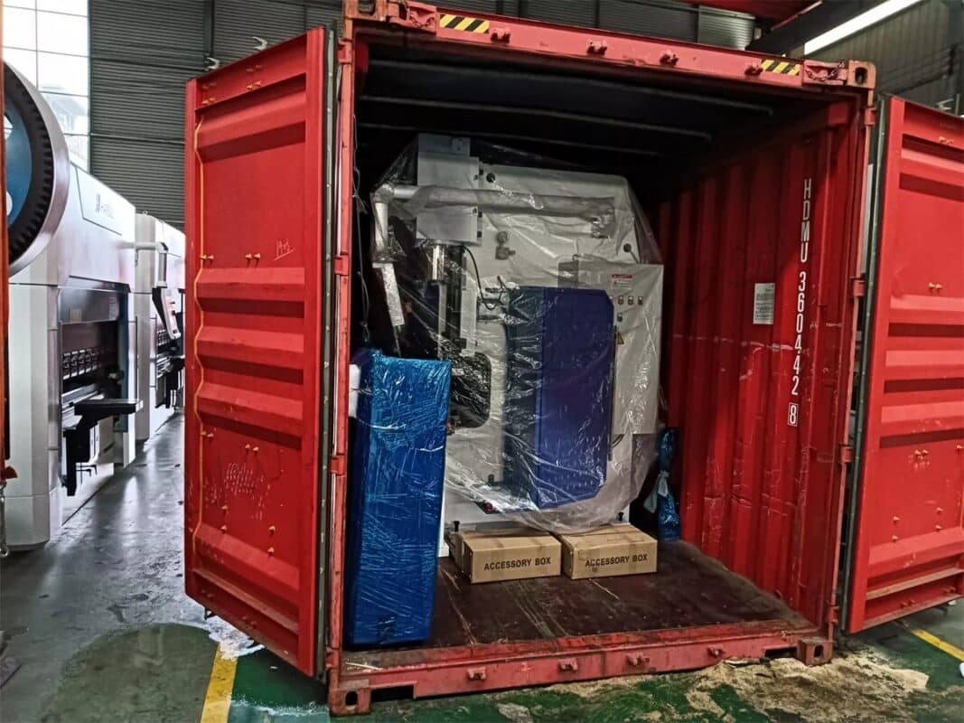 Brazil-WC67K-200T3200 NC Press Brake & QC11K-6X3200 Shearing Machine