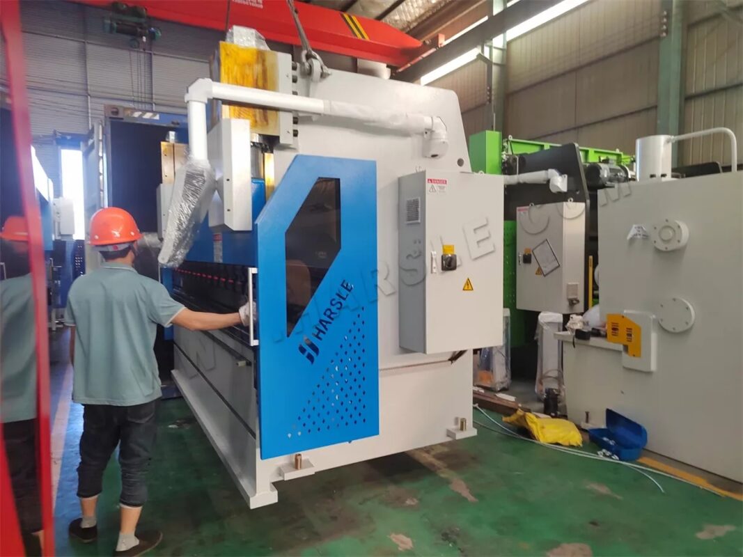 Iran - 2 ensembles de presse plieuse CNC et presse plieuse NC WC67K-40T1200