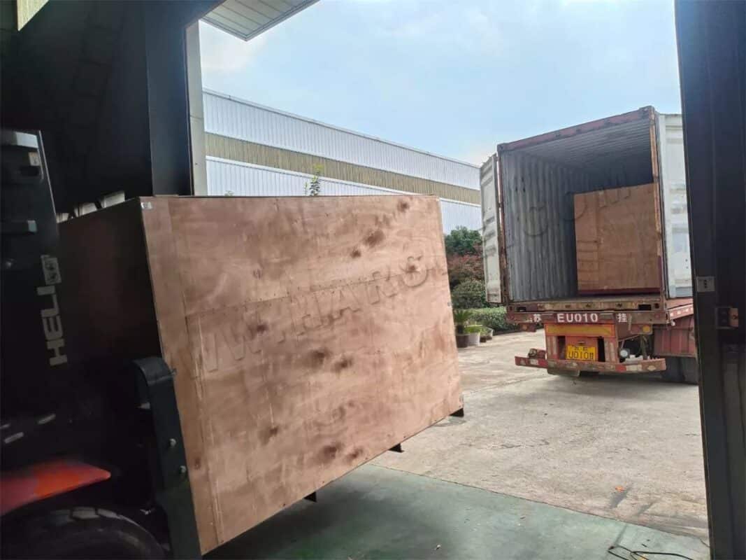 Russia-4 Sets of CNC Lathe Machine & Z3132B Drilling Machine