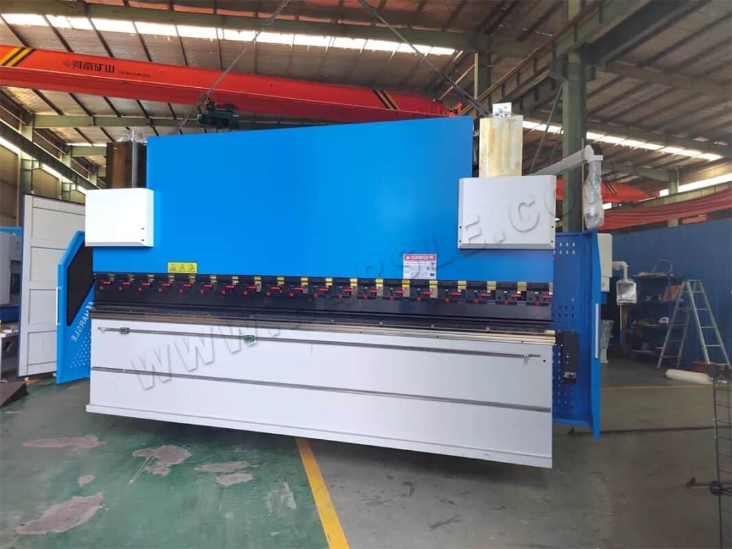 Prensa plegadora CNC de 6+1 ejes USA-WE67K-200T4000 DA69T 51CNC-2A-1S, dobladora de tubos