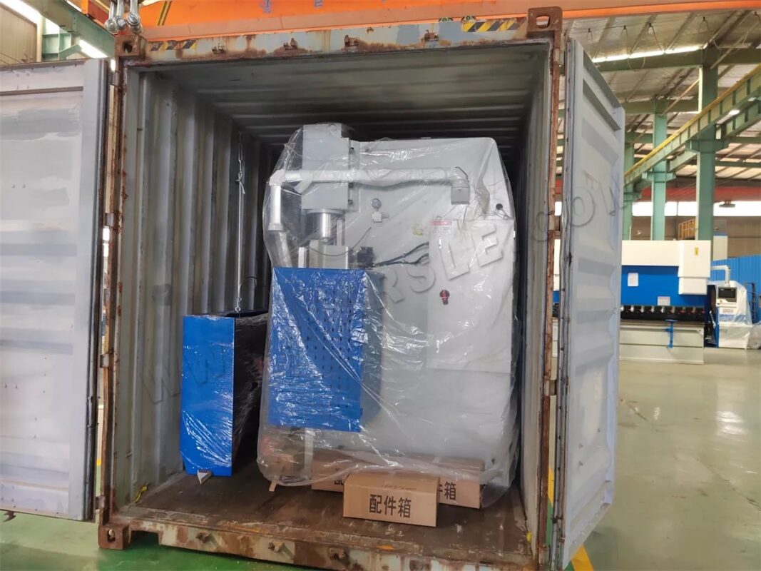 Brazil-2 Sets of WC67K-160T3200 NC Press Brake And WC67K-125T3200 NC Press Brake