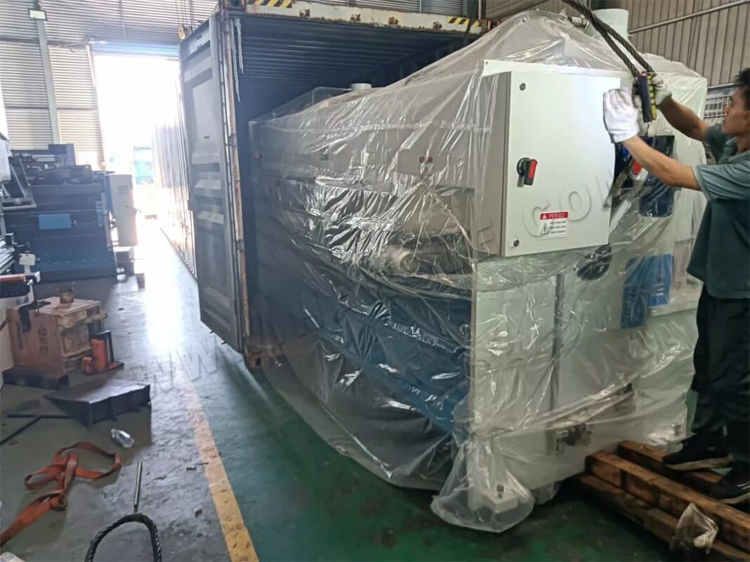 Brazil-WC67K-200T3200 NC Press Brake & QC11K-8X3200 Shearing Machine