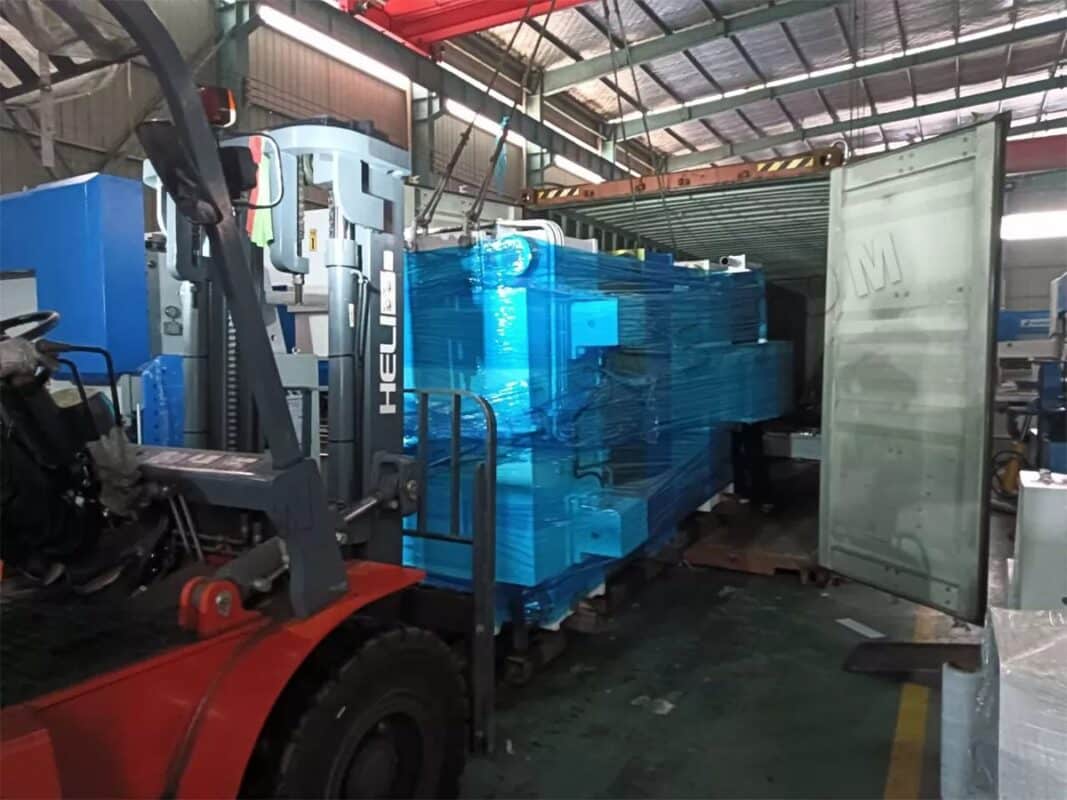 Guatemala-Y27-200T Hydraulische Presse und 2X1600 Falzmaschine