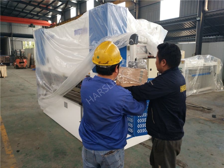 AUSTRALIA-WC67K-100T/3200 Pressa piegatrice idraulica