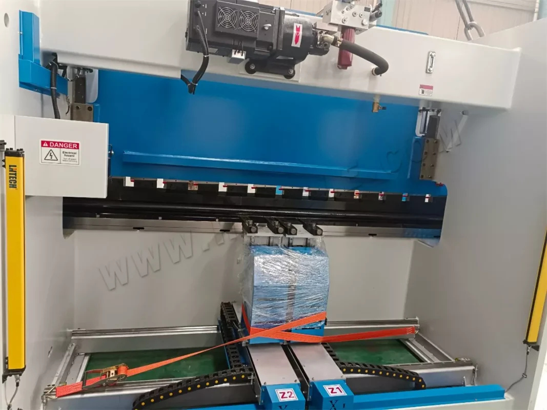 Prensa plegadora CNC S860 de 8+1 ejes, América-WE67K-125T3200