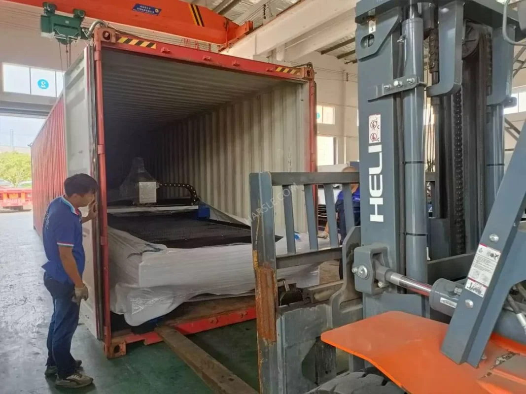 Argentina-HS-3000W-6015 Laser Cutting Machine