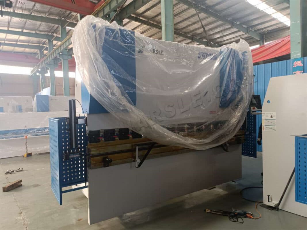 Australien-WC67K-200T3200 NC-Abkantpresse und QC11K-16X4000 Guillotine-Schermaschine