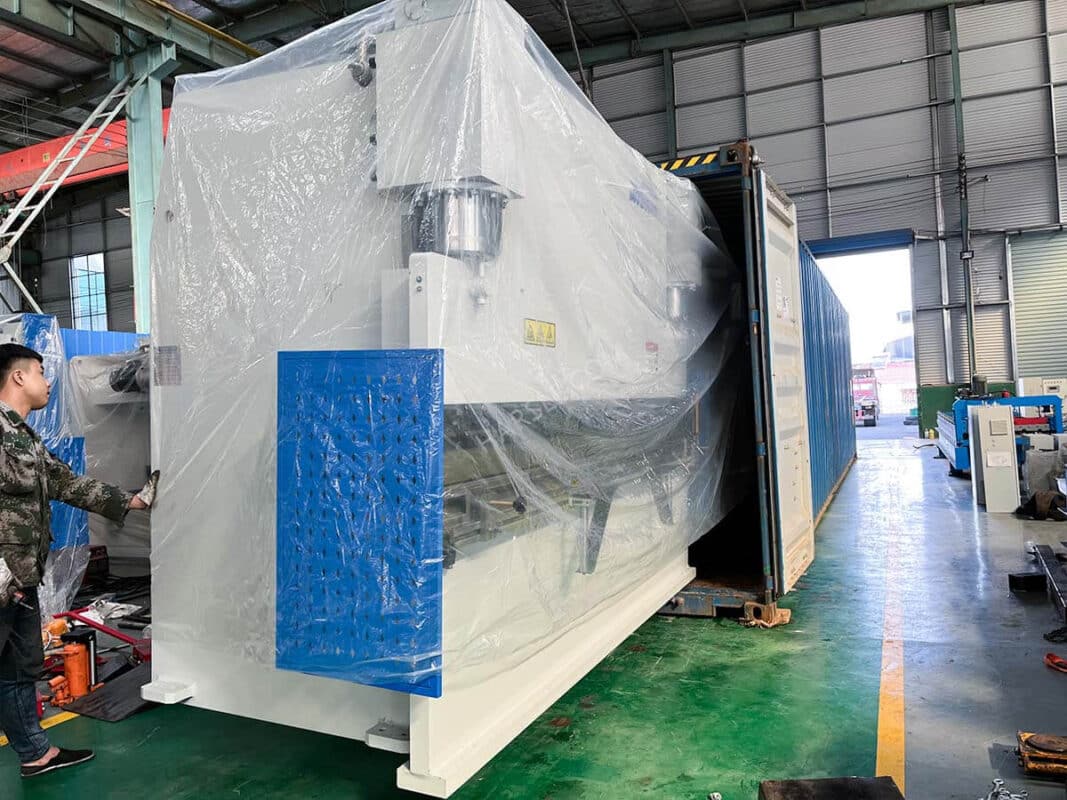 Brasilien-WC67K-200T/3200 Abkantpresse