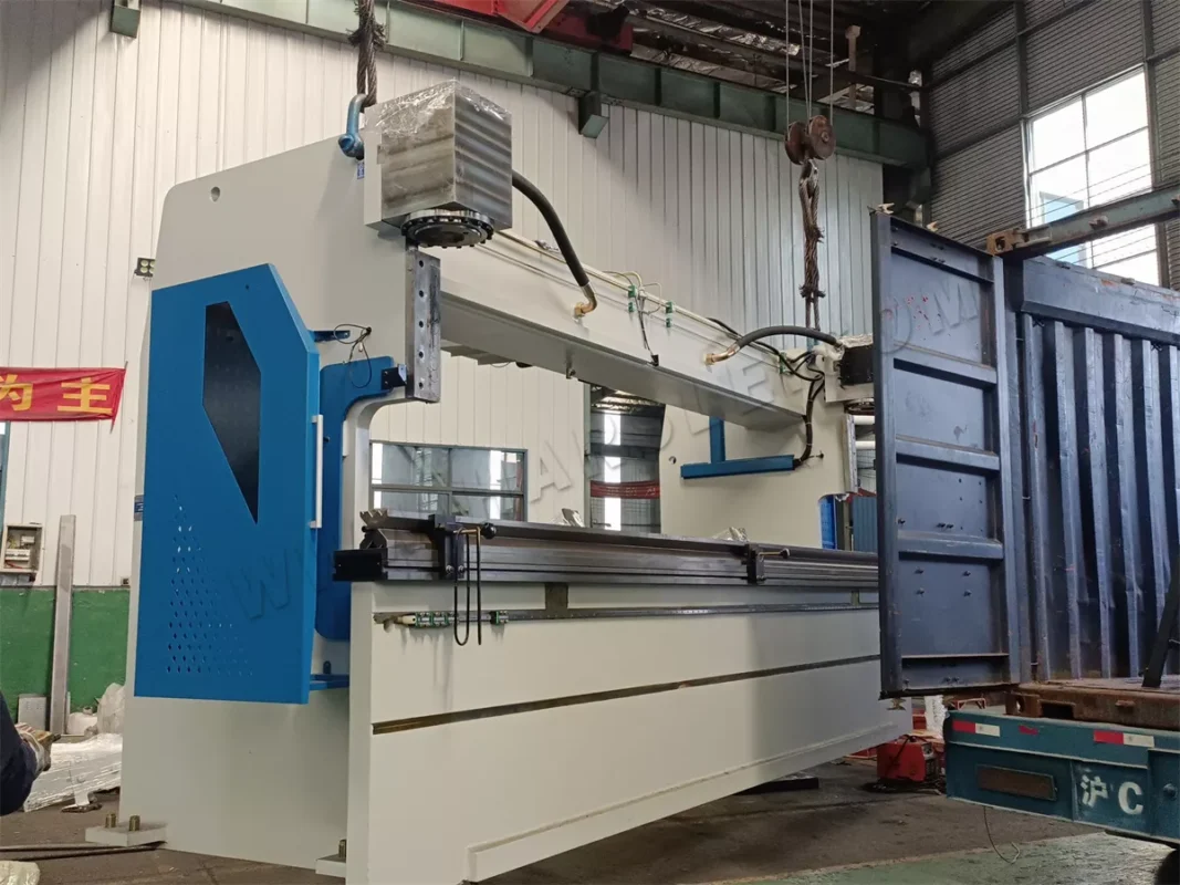 Brazylia-WE67K-300T6000 6+1 osiowa prasa krawędziowa CNC DA66T