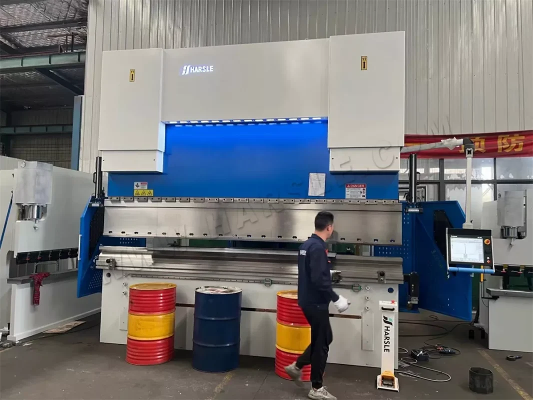 Brazil-WE67K-400T4000 4+1 Axis DA-66T CNC Press Brake