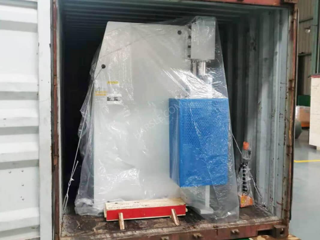Prensa plegadora India WC67K-100T/3200 con E200P