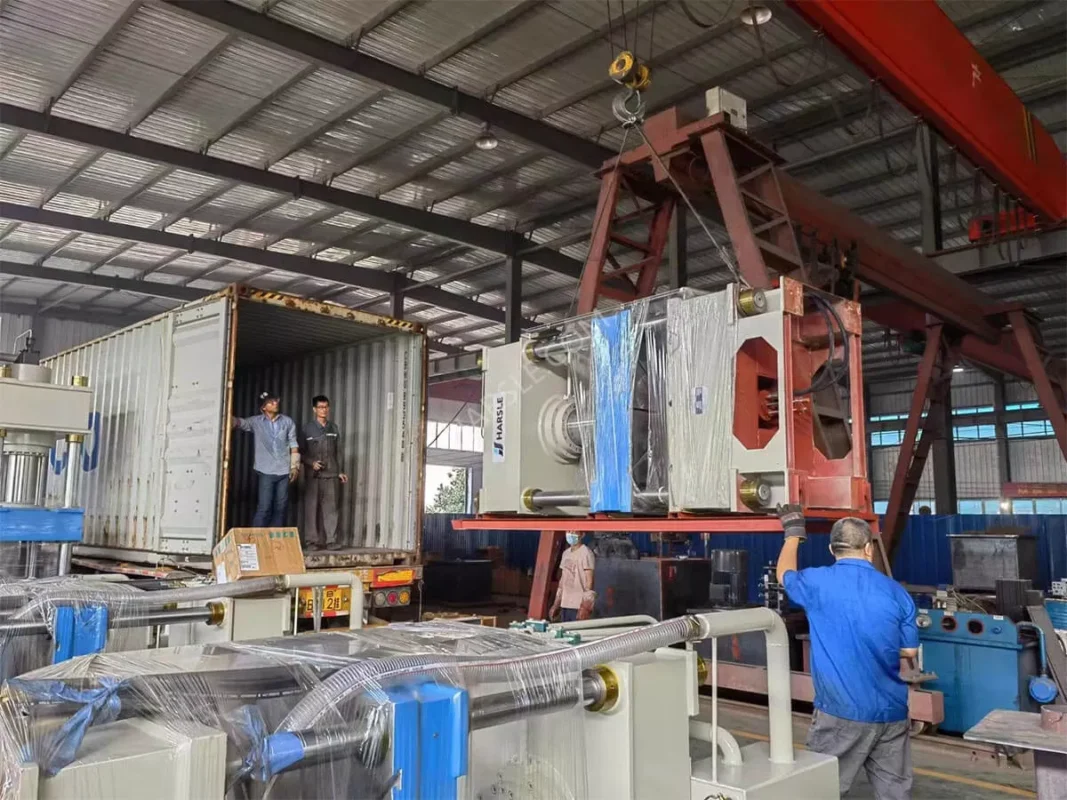 Inde - Huit presses hydrauliques