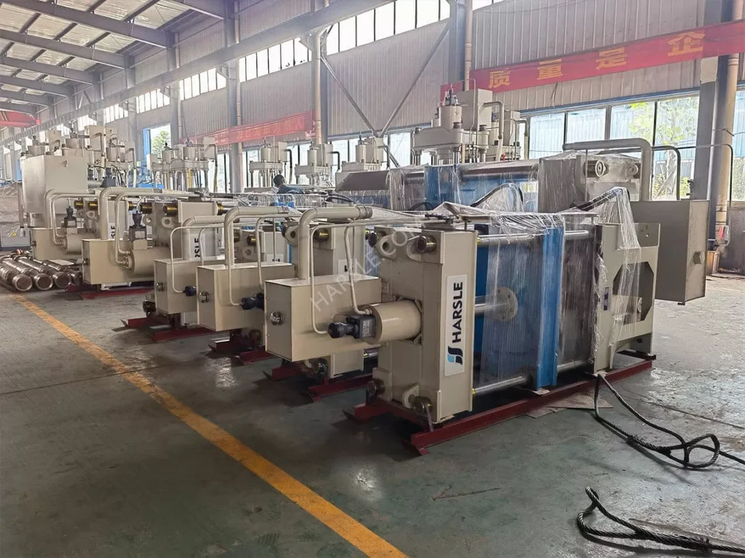Inde - Huit presses hydrauliques