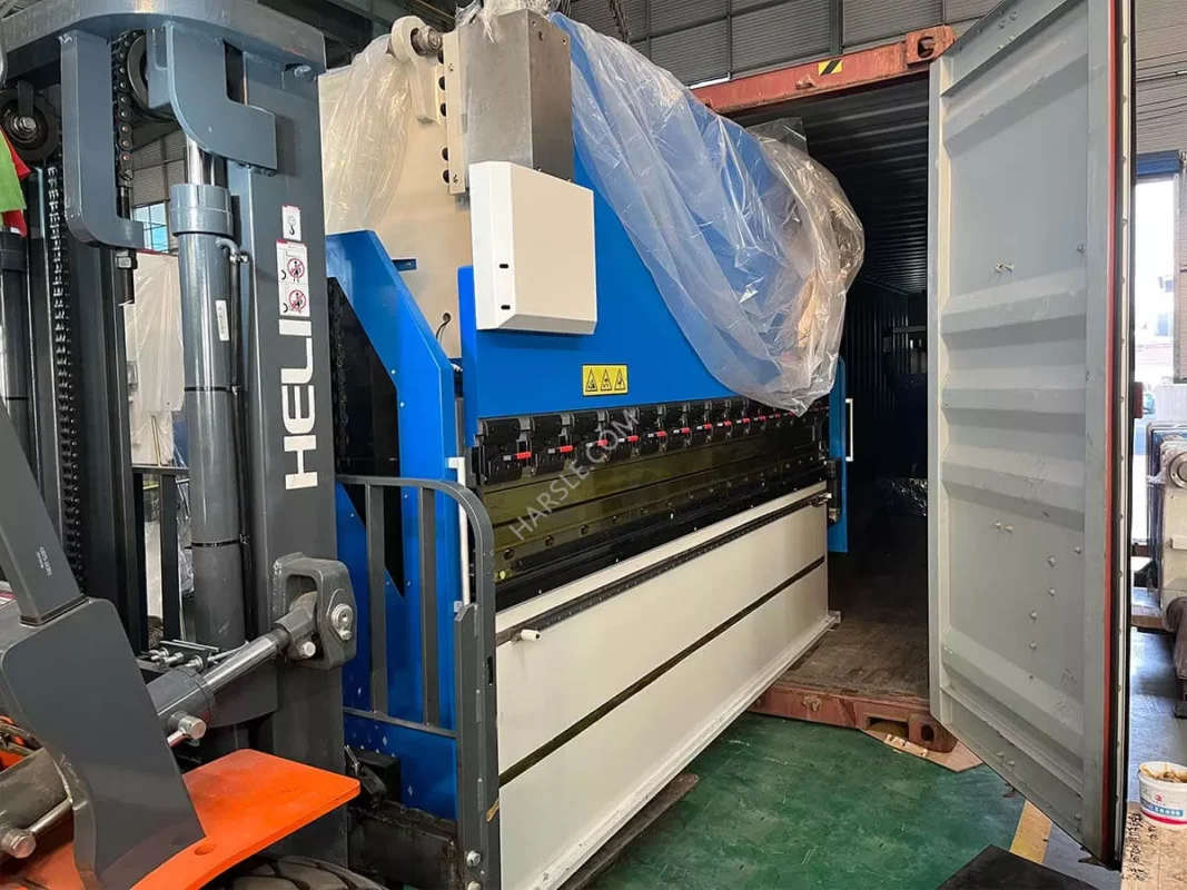 Presse plieuse CNC India-WE67K-100T/3200 avec système DA-53T
