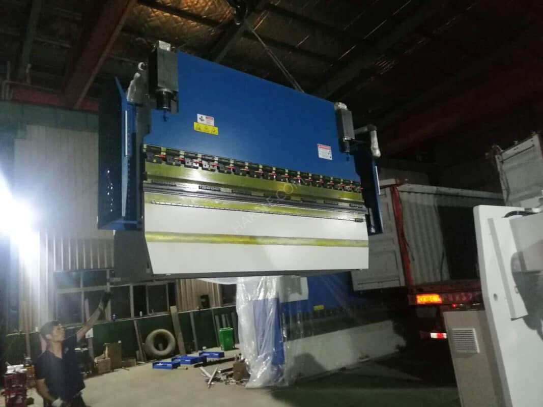 Presse plieuse CNC India-WE67K-100T/3200 avec DA-66T, 6+1 axes