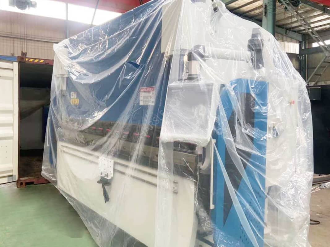 Pressa piegatrice CNC India-WE67K-160T/3200 con asse DA-58T 4+1