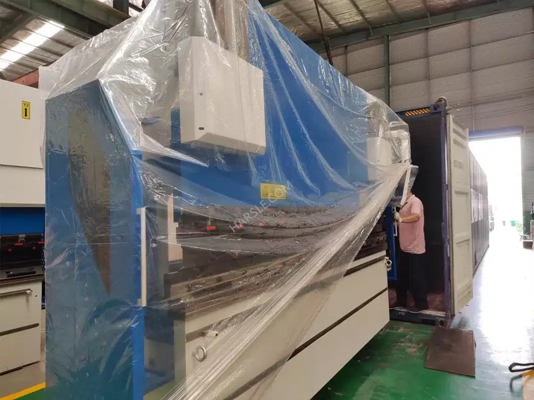 India-WE67K-200T/3200 CNC-Abkantpresse mit DA-53T 4+1 Achse