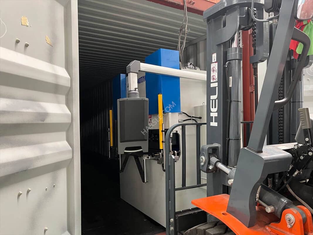 Irlanda-WC67K-130T/3200 Pressa piegatrice