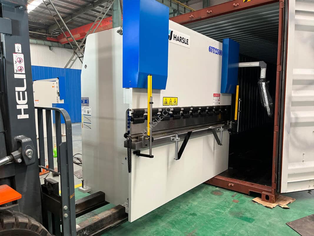 Irlanda-WC67K-130T/3200 Pressa piegatrice