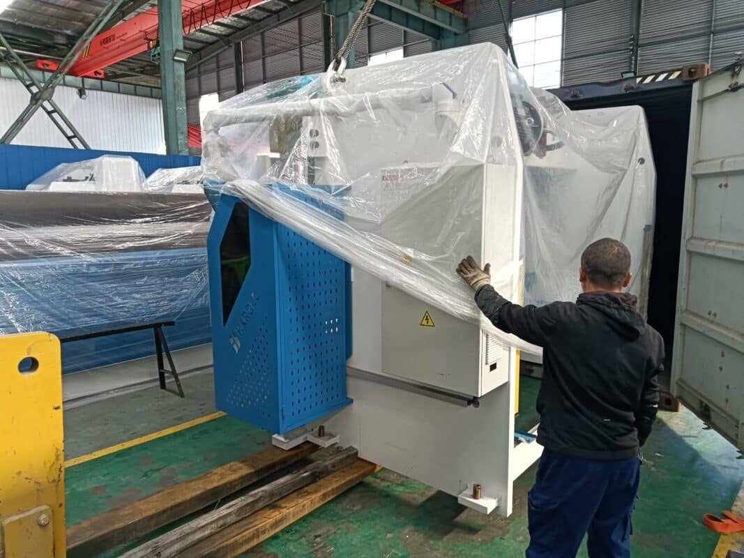Prasa krawędziowa CNC Jordan-WE67K-200T3200
