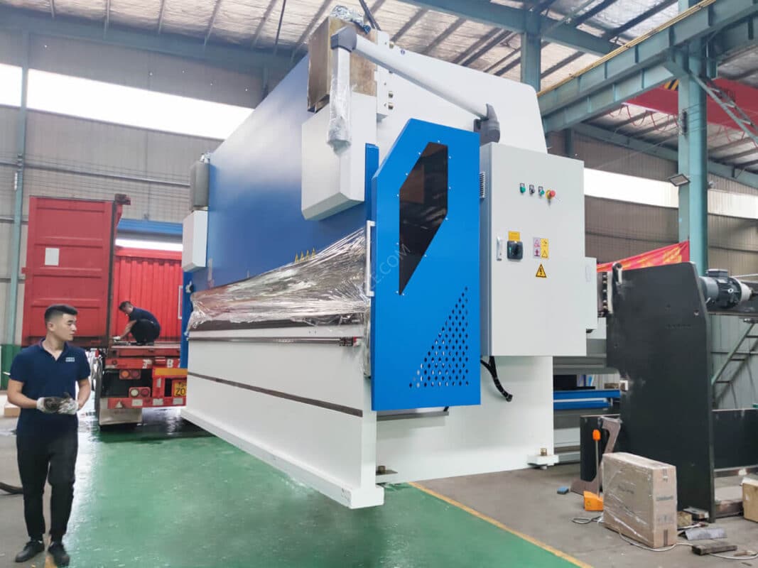 كوريا-WE67K-220T/4000 DA66T مكبس ثني CNC