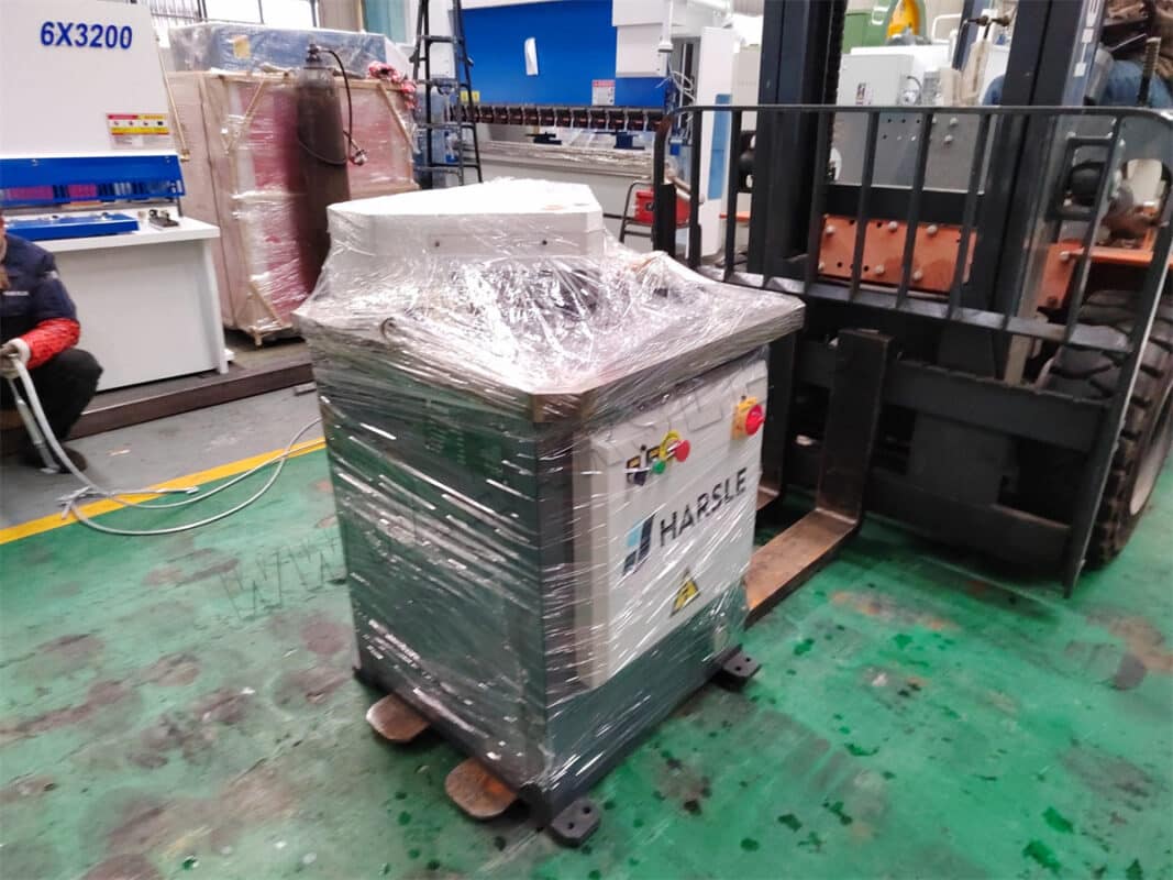لبنان-WE67K-220T3200 4+1 محور DA-53T مكبس ثني CNC