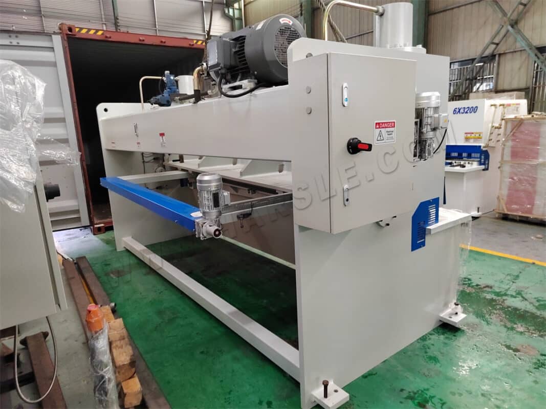 لبنان-WE67K-220T3200 4+1 محور DA-53T مكبس ثني CNC