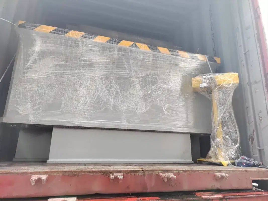 Maszyna do wytłaczania drzwi w Meksyku Y32-2500T