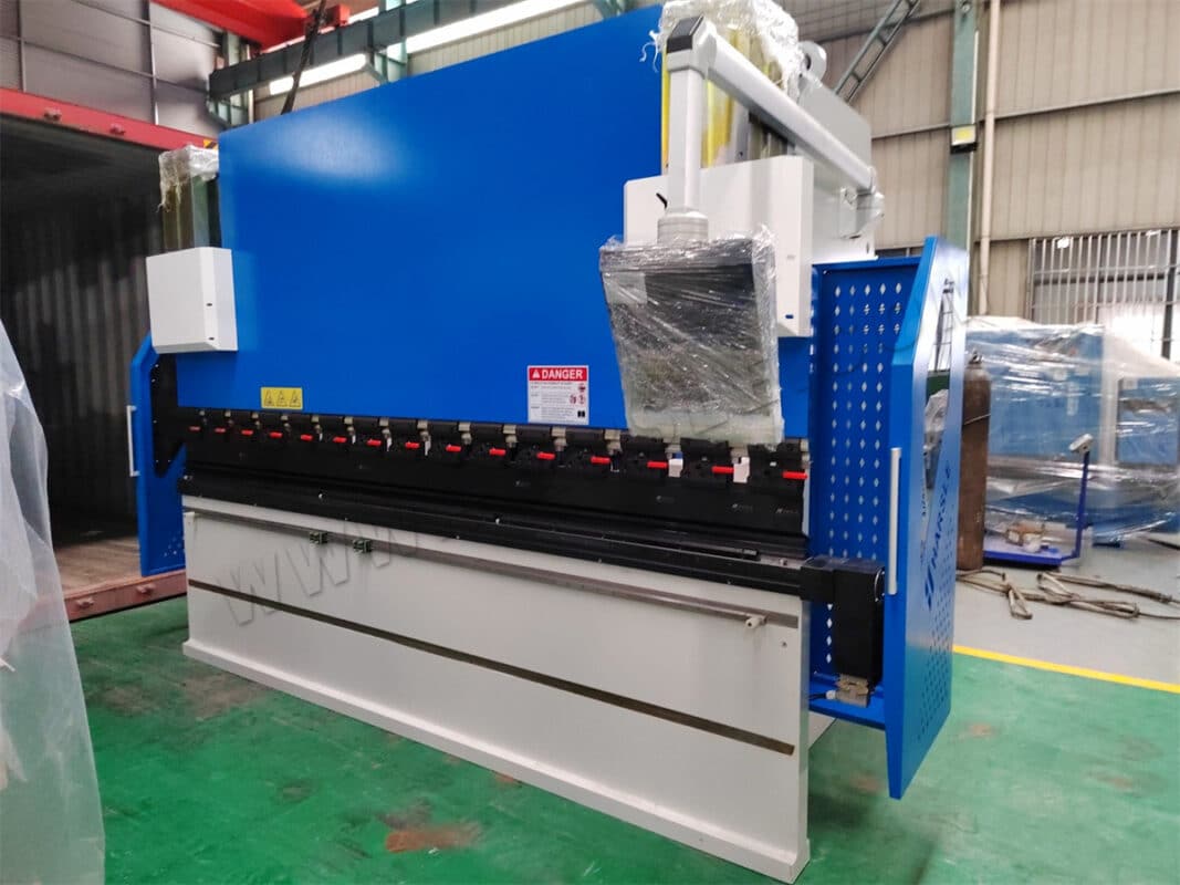 Prensa plegadora CNC DA-53T de 4+1 ejes, México-WE67K-175T3200