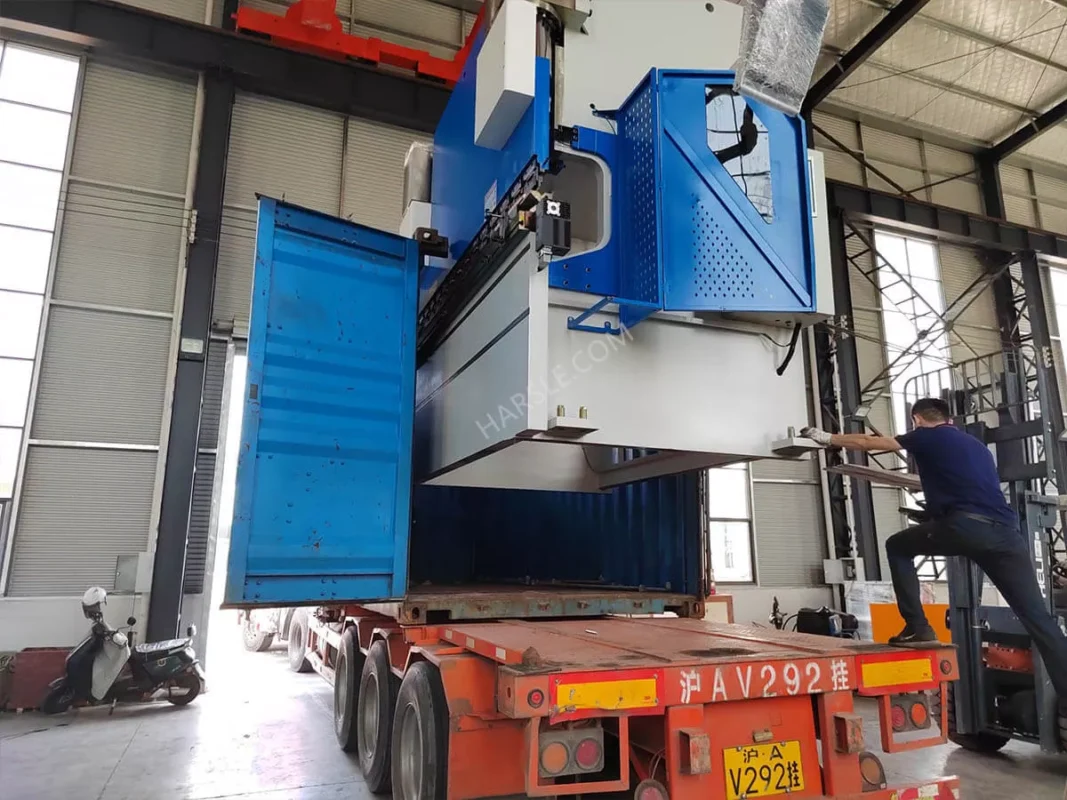 Mexico-WE67K-400T3200 CNC Press Brake With DA-53T 3+1 Axis