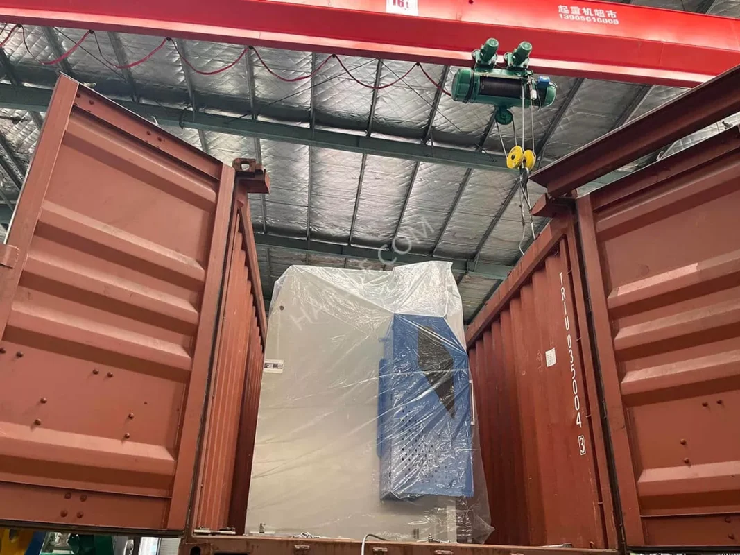 كاليدونيا الجديدة - WE67K-200T/4000 مكبس هيدروليكي CNC مع DA58T 4+1 محور