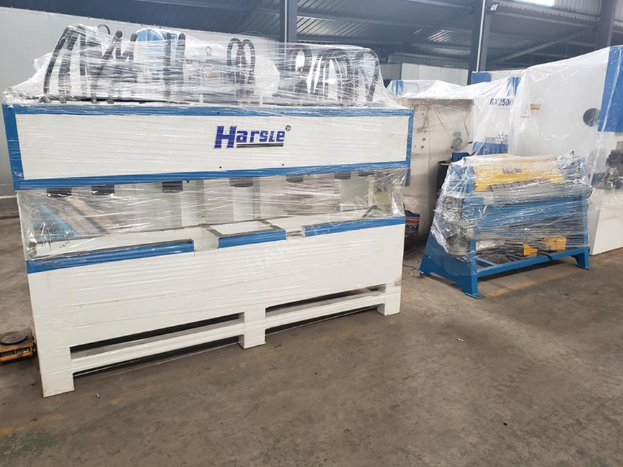 Línea de producción de puertas metálicas de acero de Nigeria