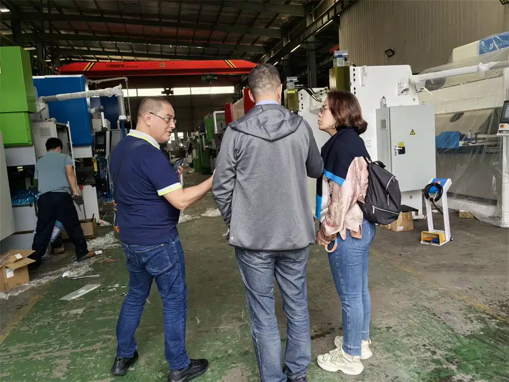 Bemerkenswerte Werksführungen im Oktober: Aufbau globaler Partnerschaften