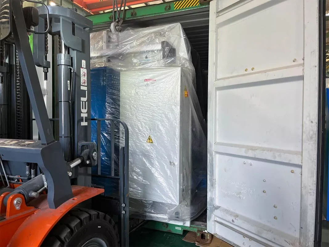Pologne-WE67K-100T/3200 Presse plieuse CNC avec DA69T