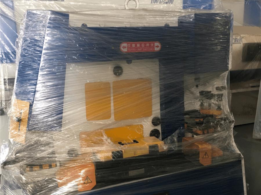 Russia-WC67K-63T/2500 Hydraulic CNC Press Brake