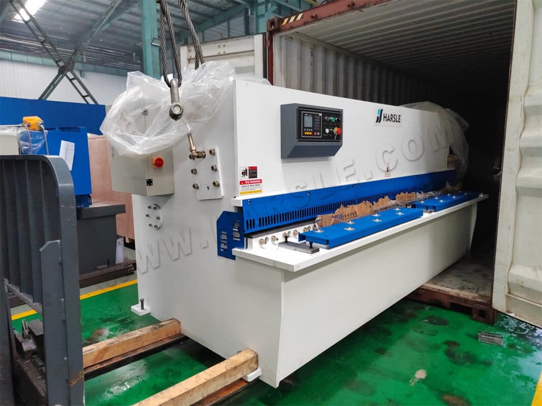 Saudi Arabia-WC67K-100T3200 NC Press Brake And QC12K-4X3200 Swing Beam Shearing Machine