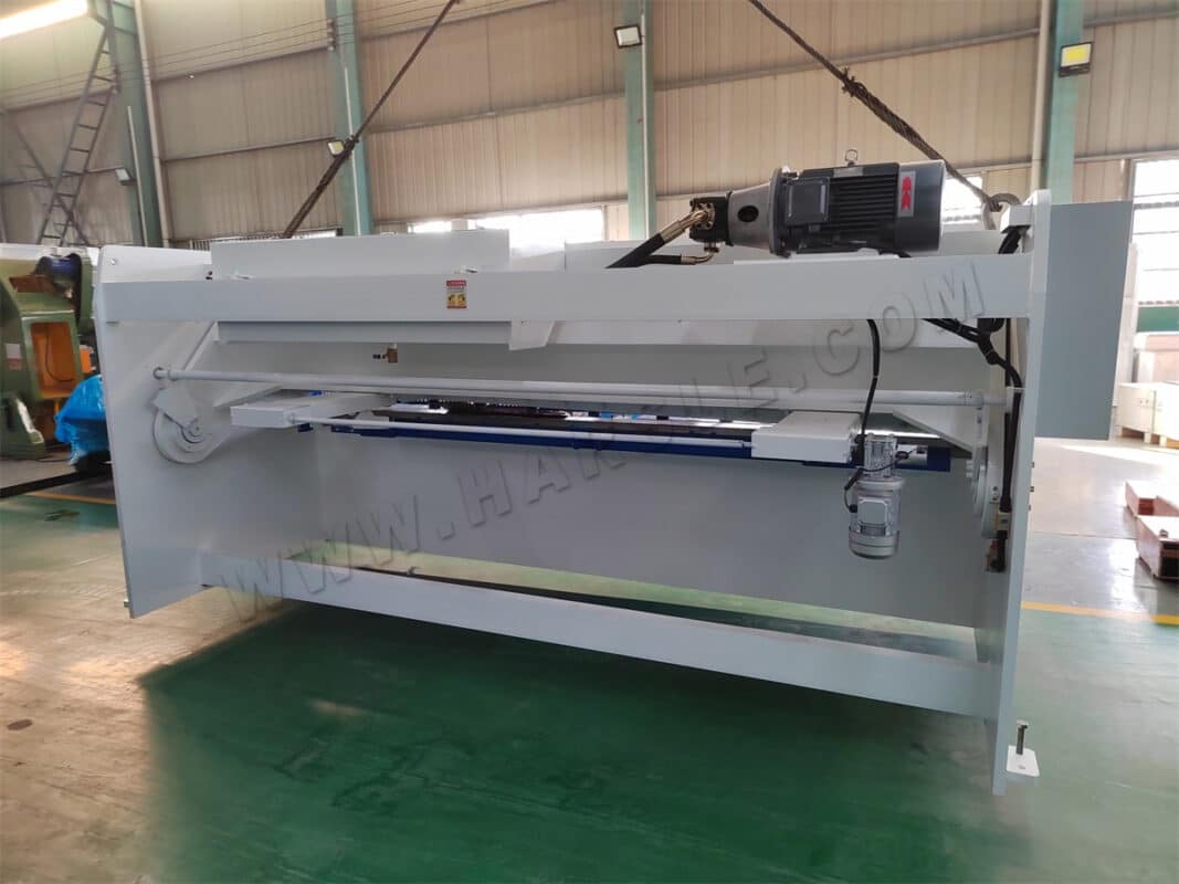 Cesoia a trave girevole UAE-QC12K-6X3200 E21S