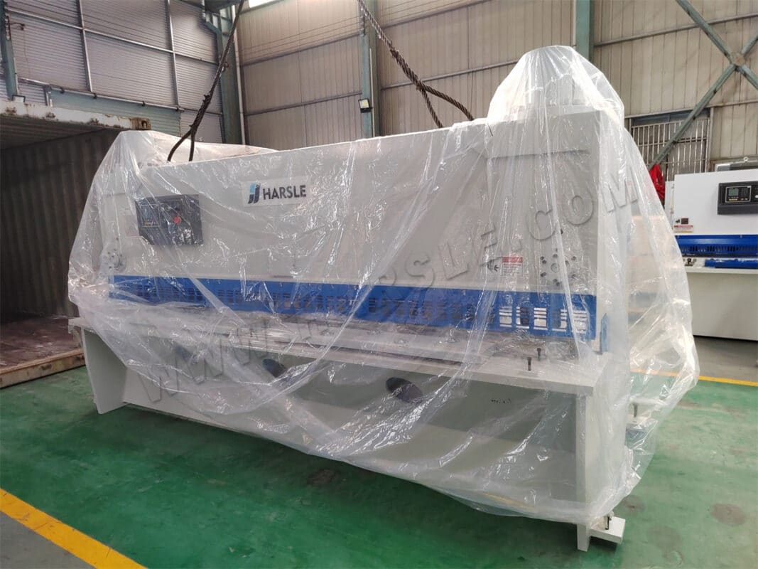 Máquina de guilhotina Ucrânia-QC11K-12X3200 E21S