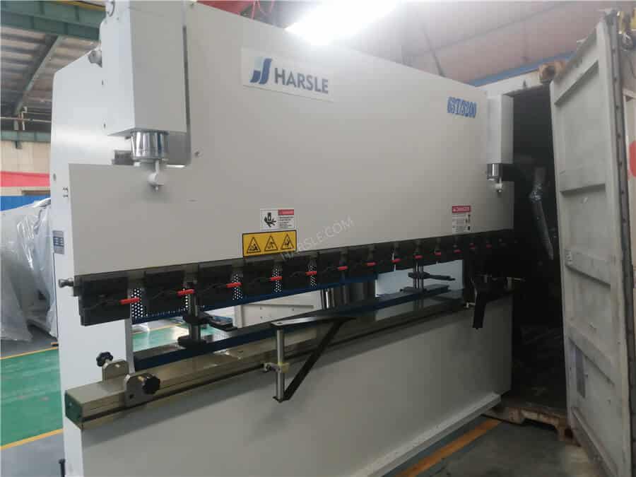 Ucrania - Prensa plegadora WC67K-63T/3200