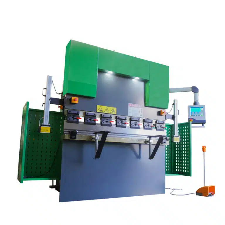 WC67K-63T2500 Prensa Dobradora NC para Conformidade com NR12