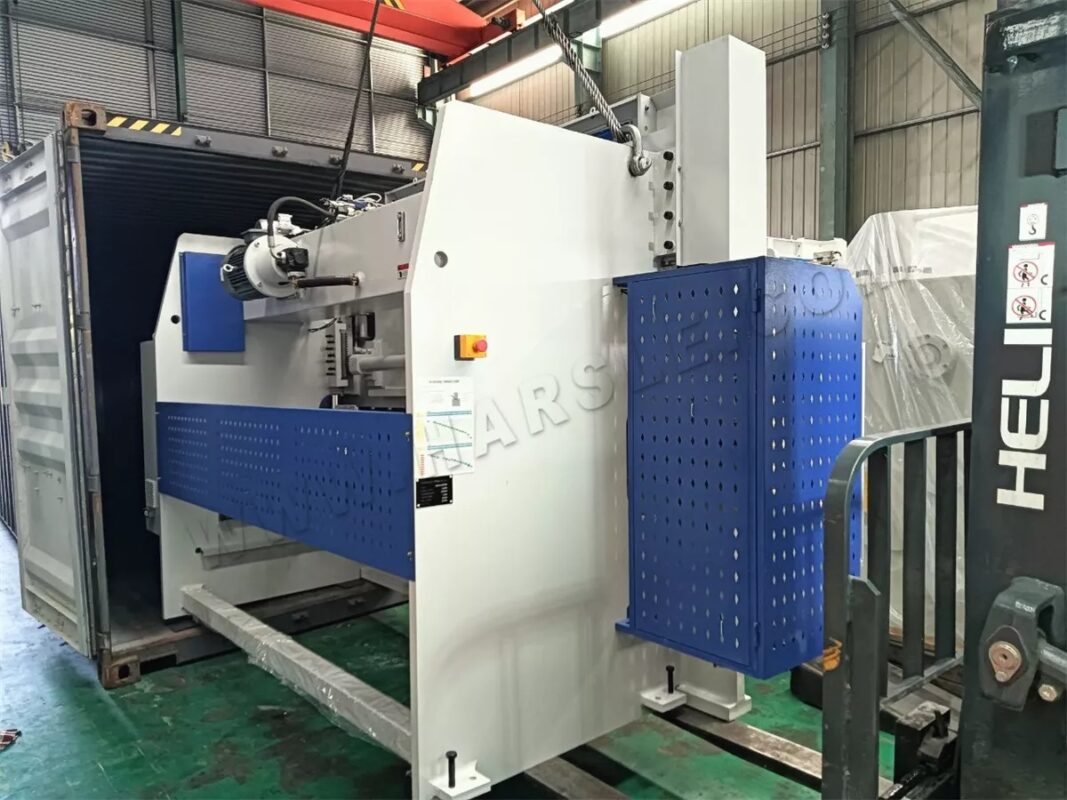 Brésil - 5 ensembles de presses plieuses à commande numérique