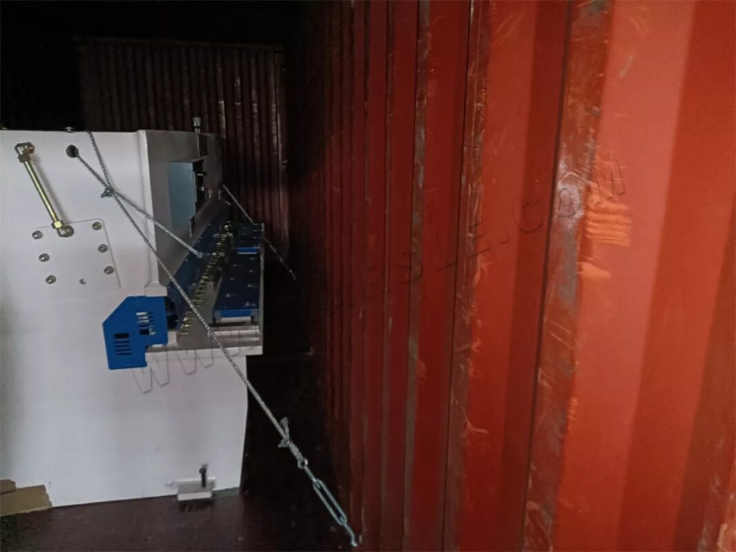 Saudi Arabia-WC67K-160T3200 Press Brake & QC12K-6X3200 Shearing Machine