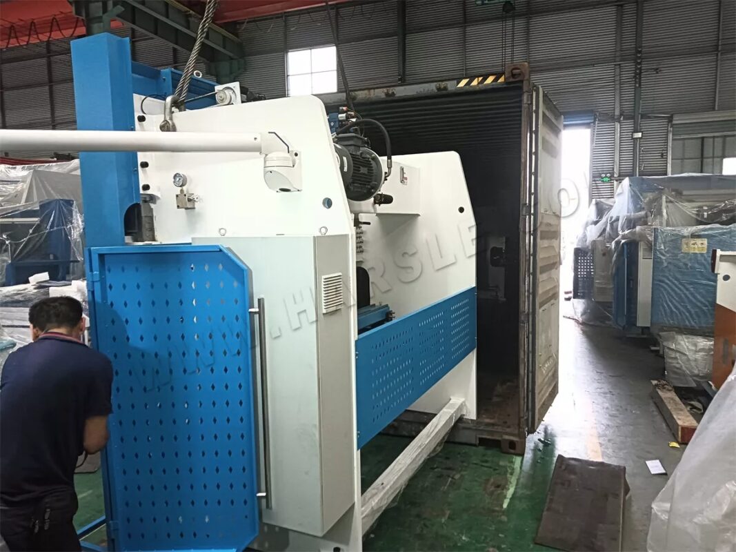 Prensa plegadora NC Armenia-WC67K-100T2500 y prensa plegadora NC WC67K-100T3200