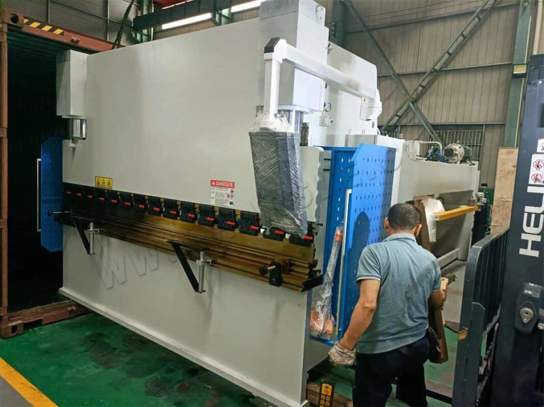 Thailand-WC67K-160T3200 NC-Abkantpresse